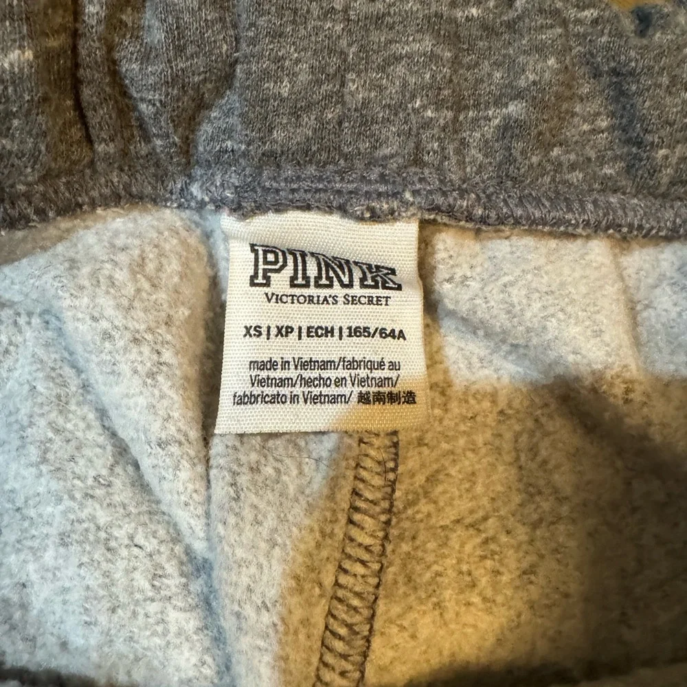 PINK VS Gray Sweatpants With Cheetah Branding and Zipper Pockets - Picture 2 of 9